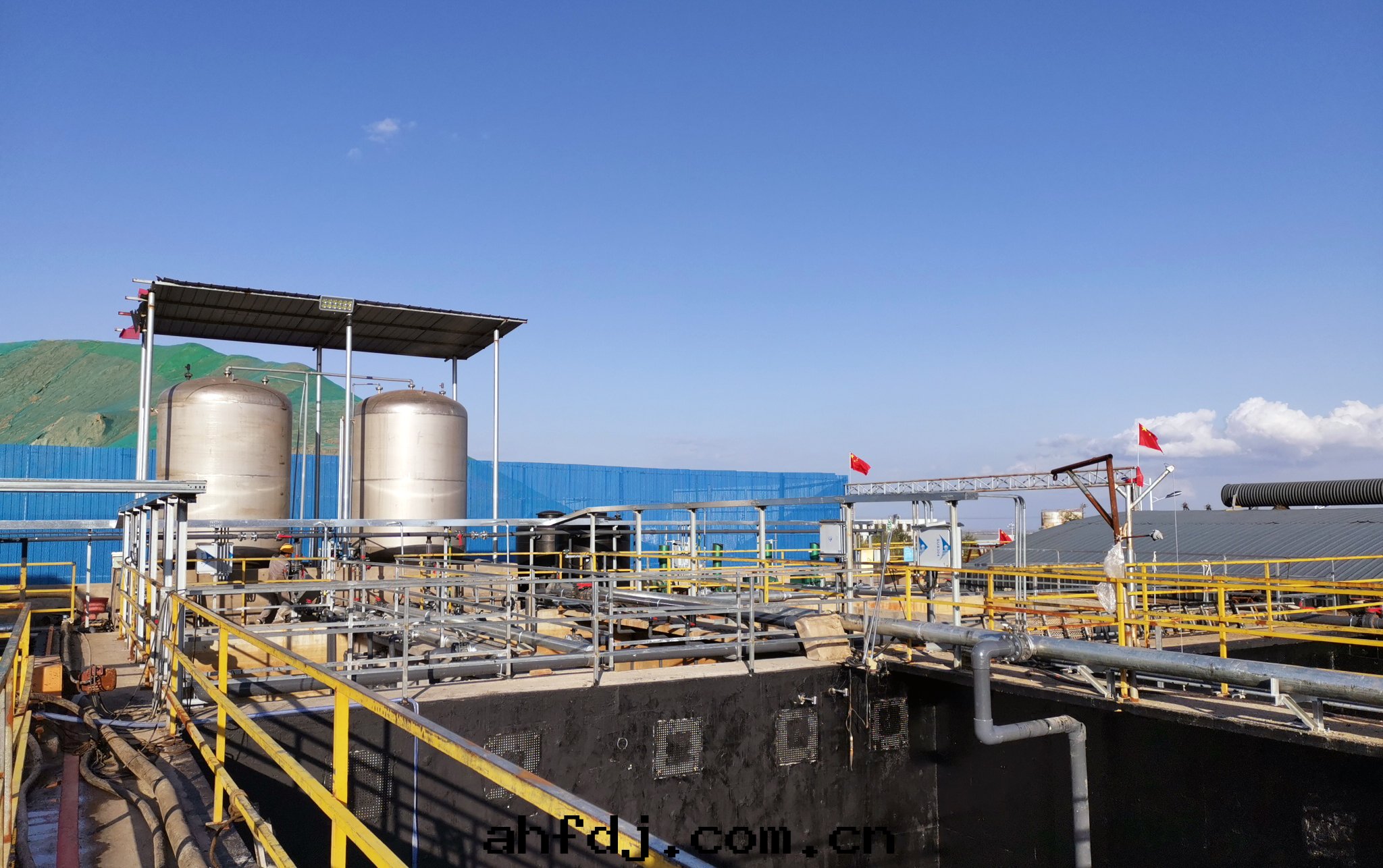 內(nèi)蒙古宇红鑫环(huán)保科技有(yǒu)限公(gōng)司气(qì)田(tián)壓裂返排液設備及(jí)全(quán)流程處(chù)理(lǐ)項目