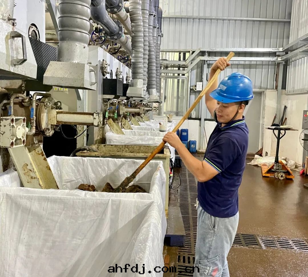 見(jiàn)證優秀，载(zài)譽而(ér)行|四(sì)月(yuè)優秀員工名單出(chū)爐